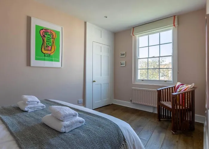 Palm Heights - Top Floor Luxury Flat